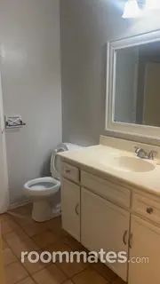 Room for rent in Bakersfield, CA $900, house