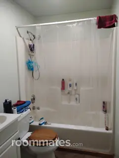 Room for rent in Rockford, IL $600, house