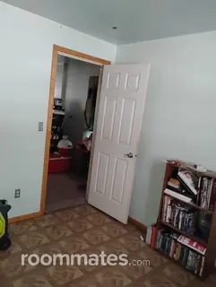 Room for rent in Rockford, IL $600, house