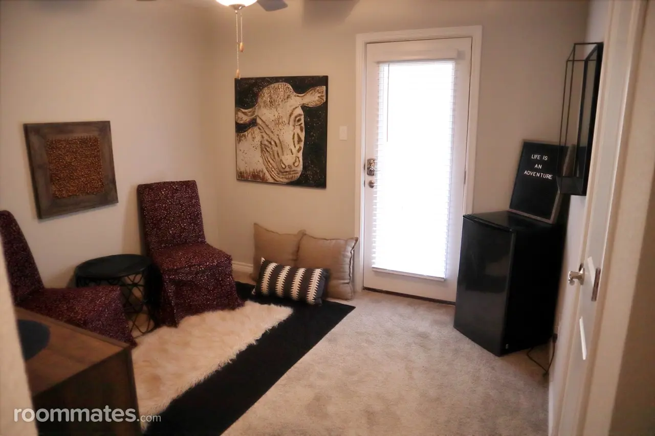 Profile photo 5 of 8