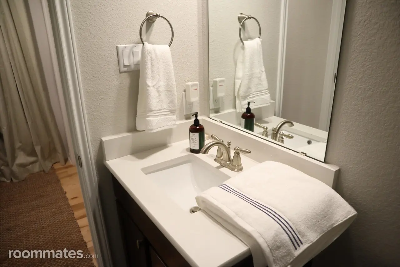 Profile photo 3 of 8