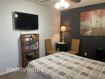 Room for rent in CrowleyTX $750house