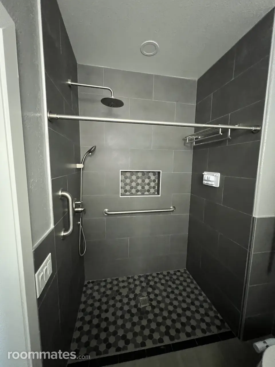 Profile photo 4 of 9