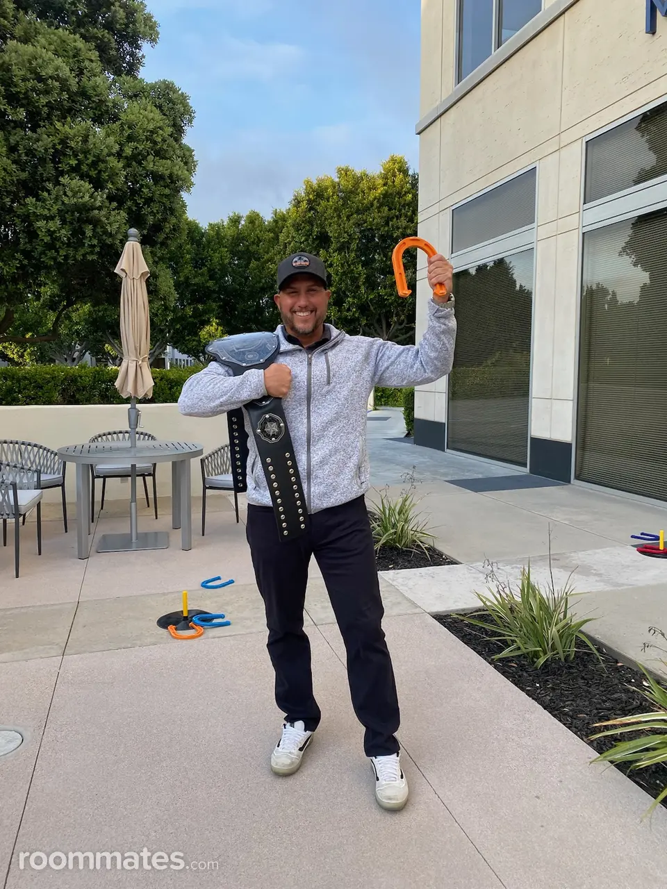 Profile photo 10 of 16