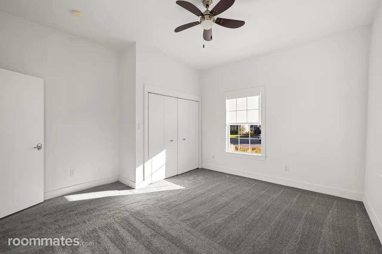 Profile photo 4 of 11