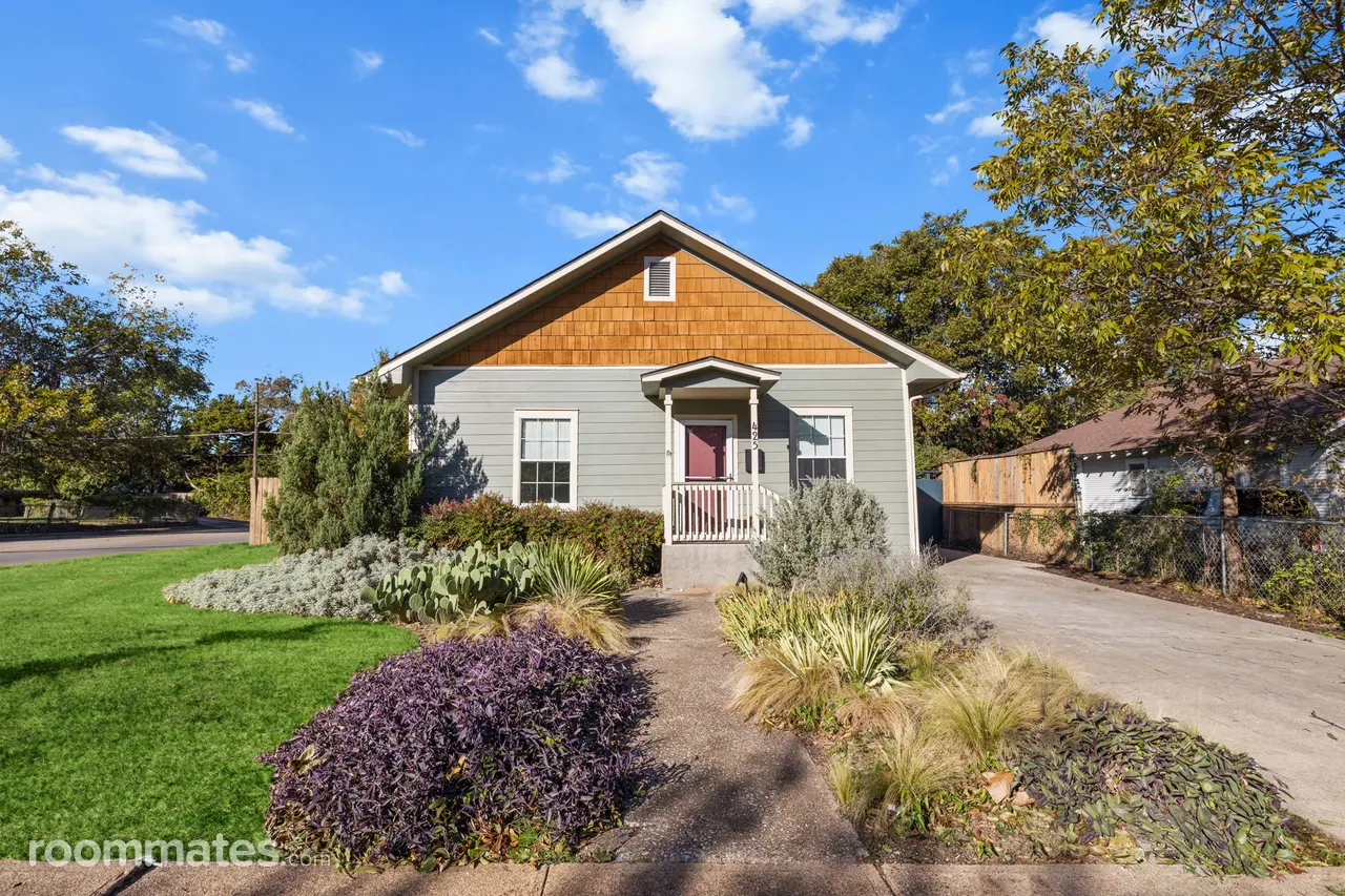 Profile photo 1 of 11