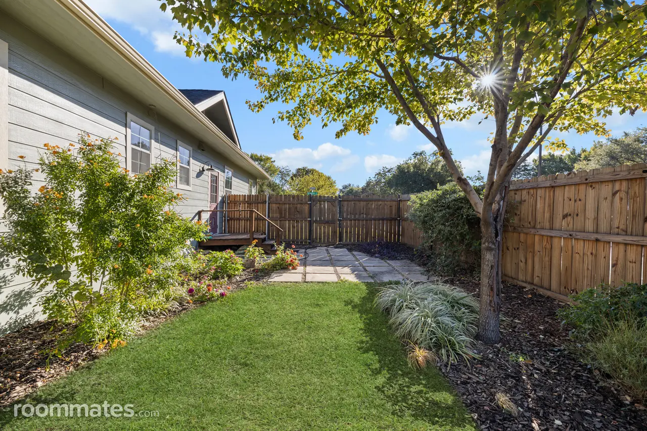 Profile photo 5 of 11