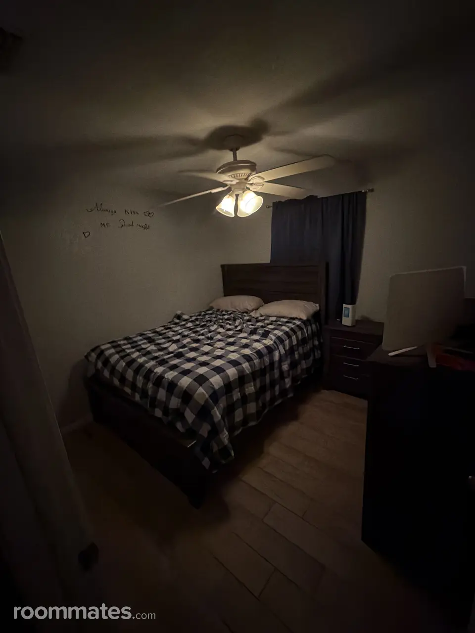 Profile photo 1 of 4