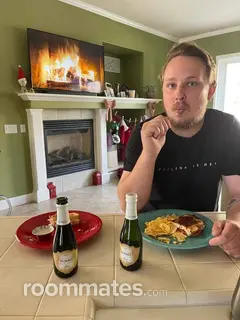 Roommate looking Bakersfield, CA, $700