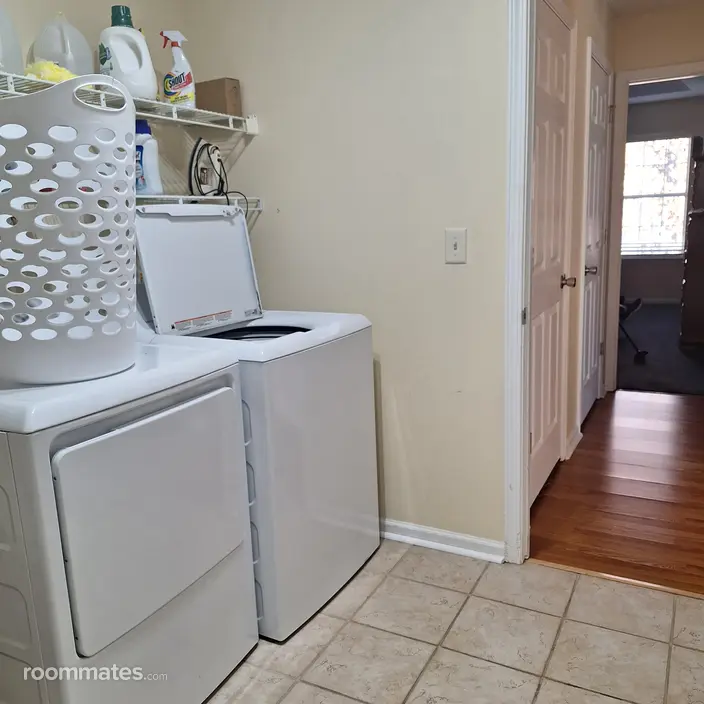 Room for rent in Mooresville, NC $750, house
