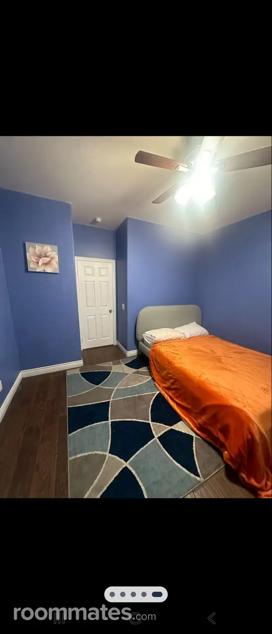 Profile photo 1 of 2