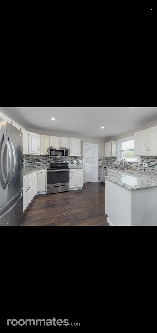 Profile photo 3 of 6