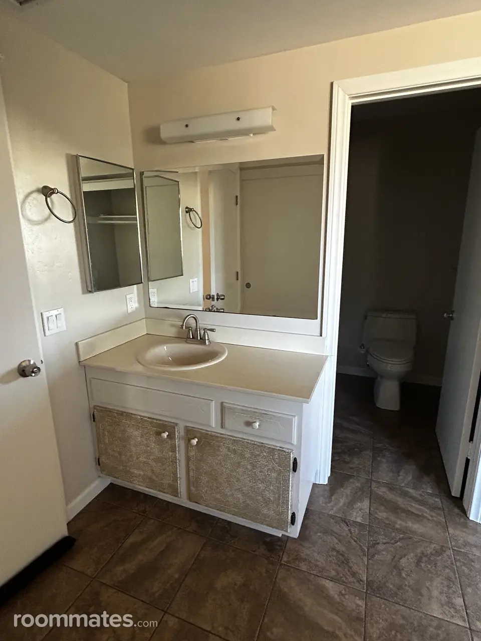 Profile photo 6 of 11