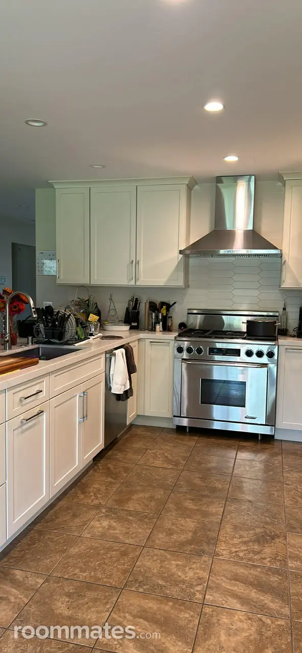 Profile photo 3 of 11