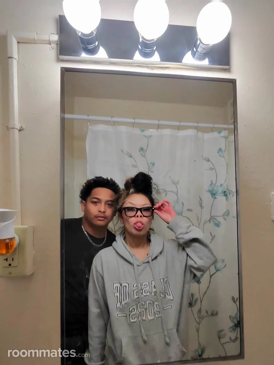 Profile photo 2 of 4