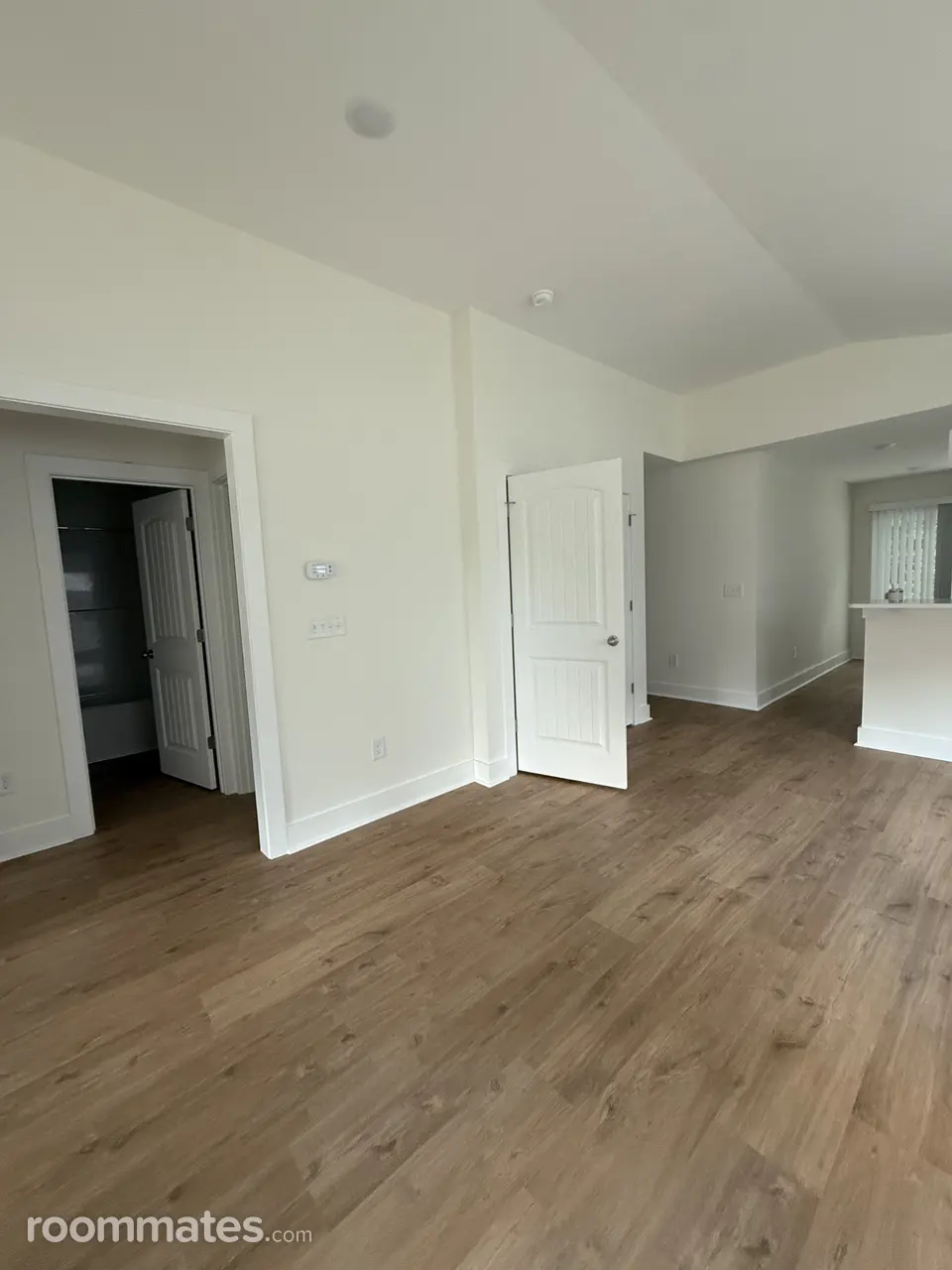 Profile photo 3 of 10