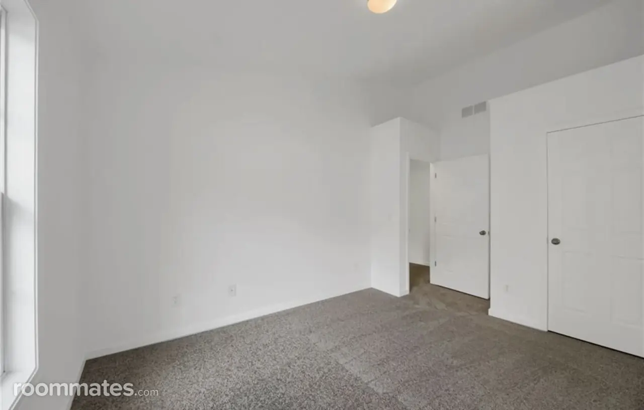 Profile photo 3 of 5