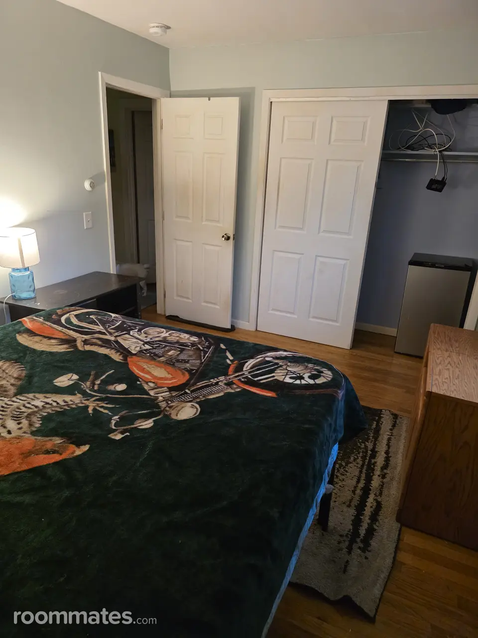 Profile photo 1 of 4