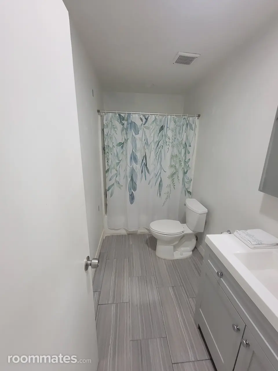 Profile photo 3 of 6