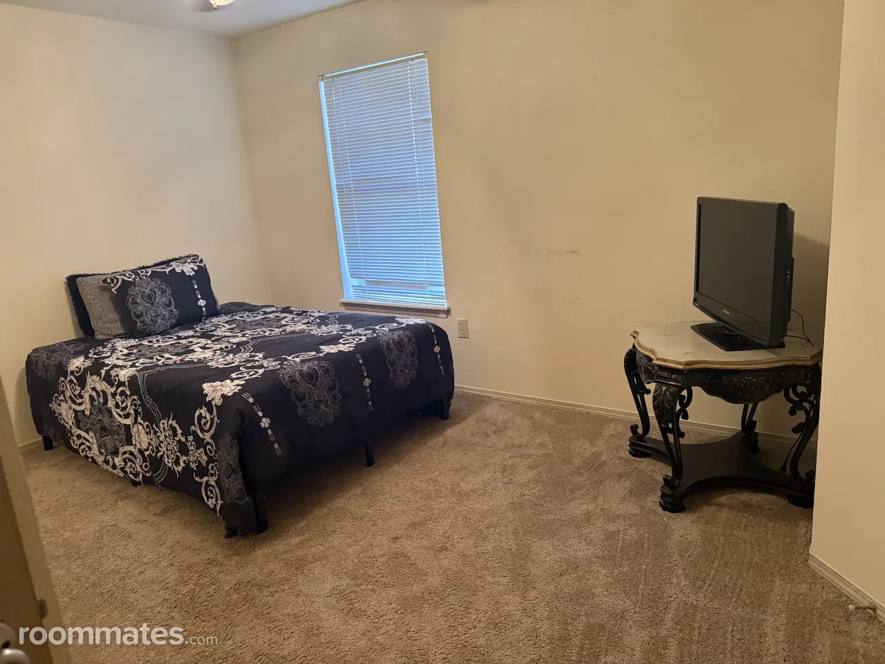 Profile photo 3 of 6