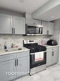 Room for rent in Elmont, NY $1000, house