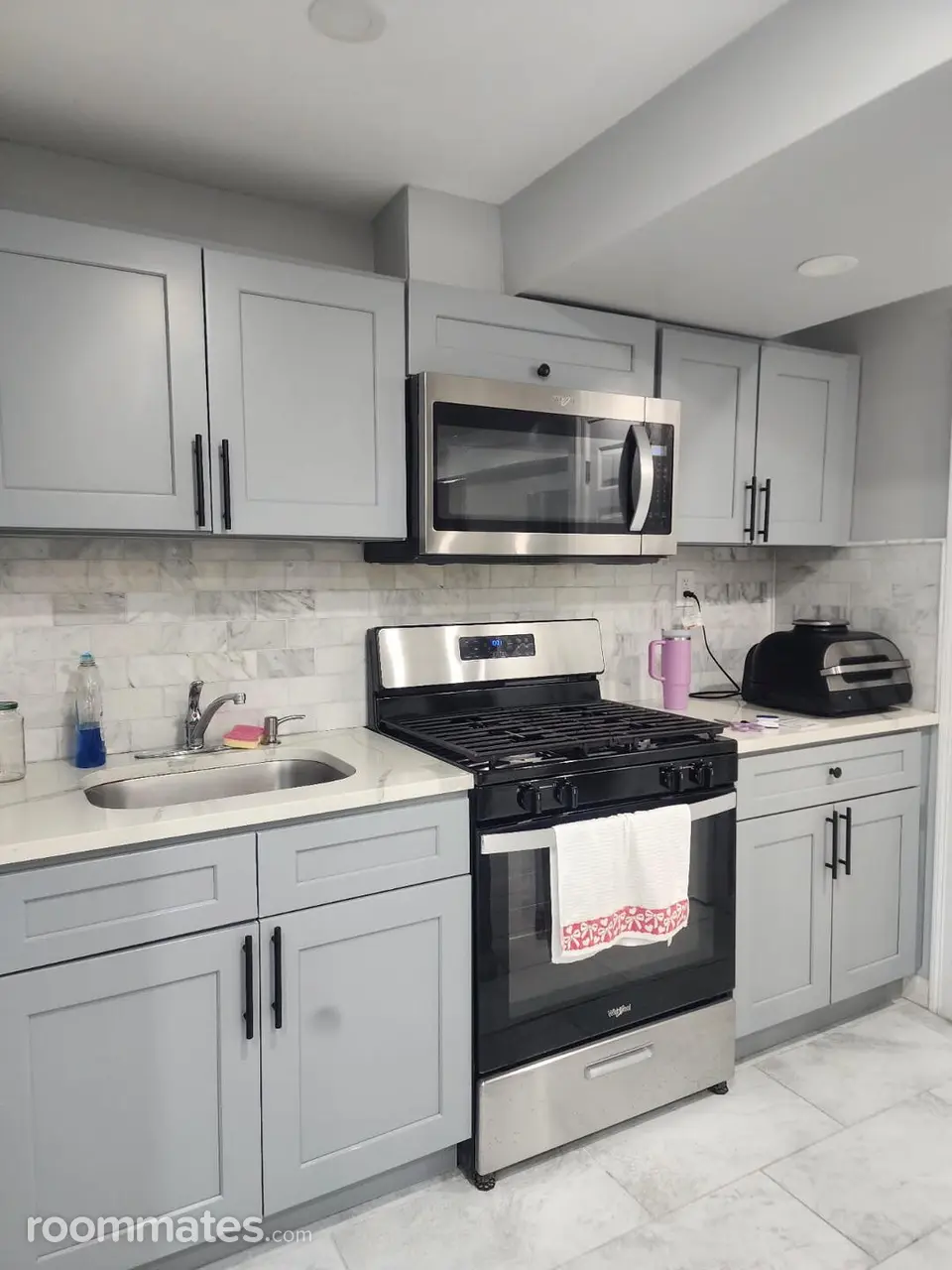 Profile photo 1 of 4