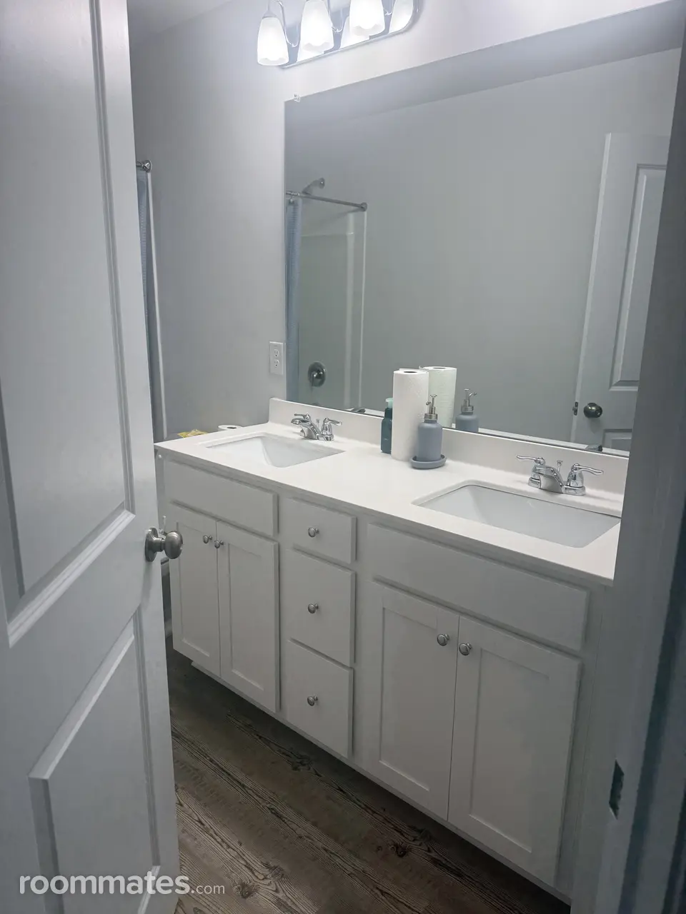 Profile photo 3 of 9