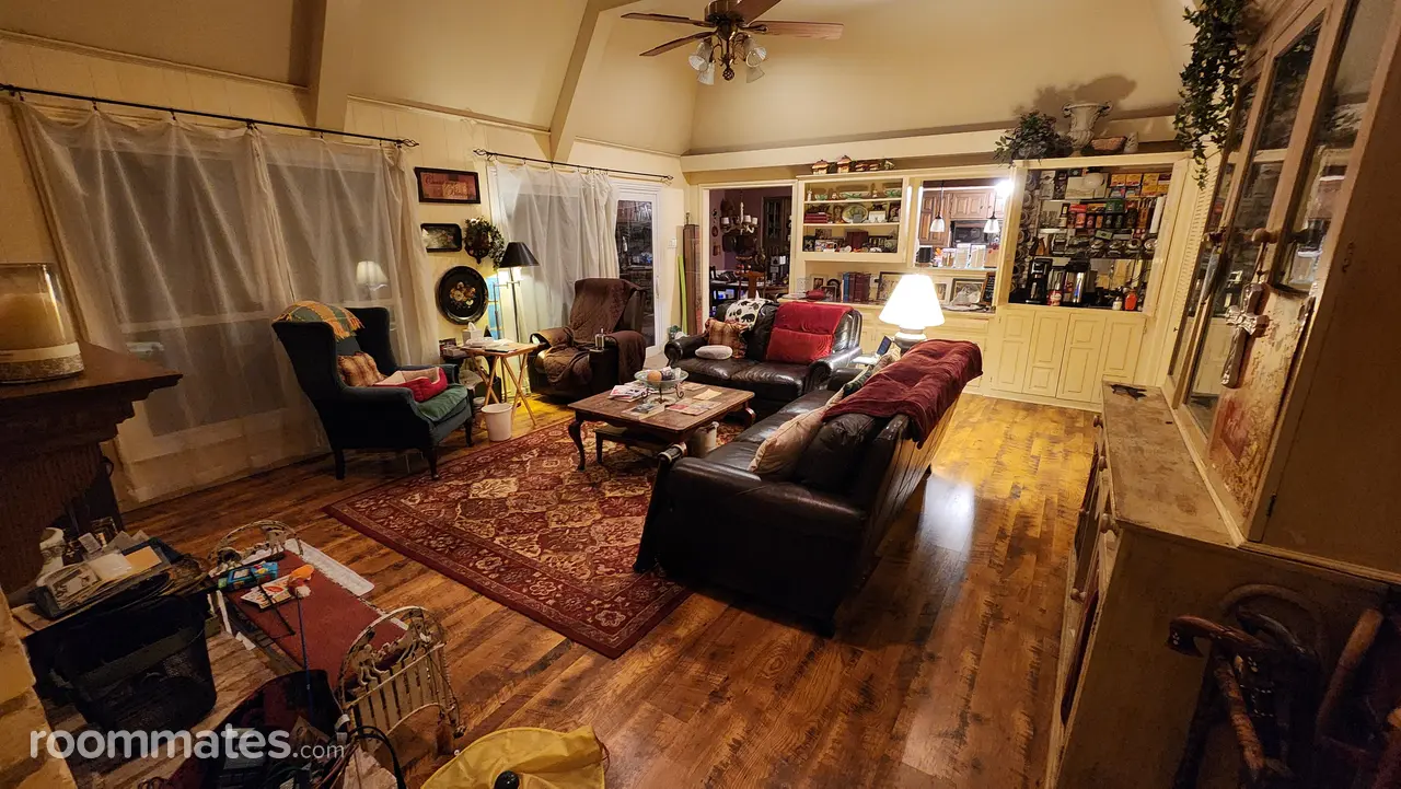 Profile photo 3 of 15