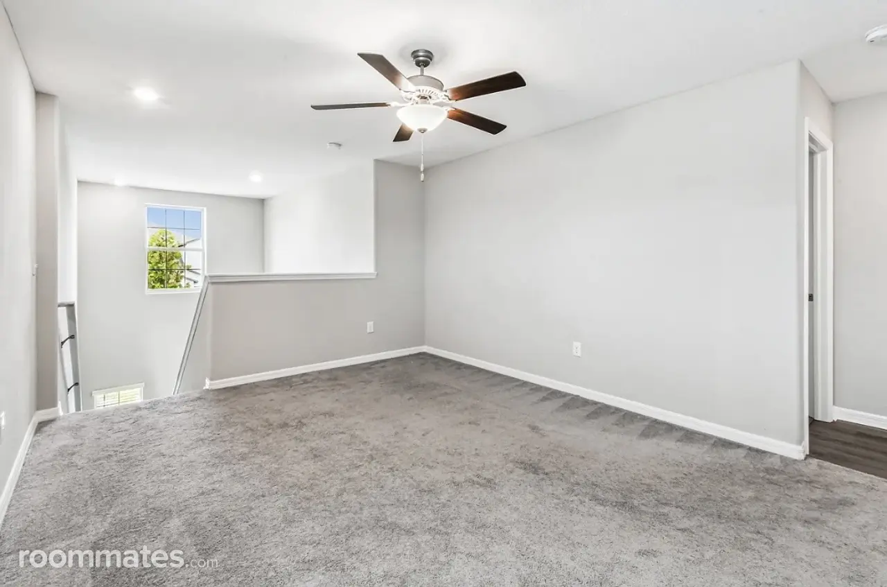 Profile photo 5 of 13