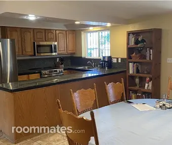 Room for rent in Tucson, AZ $700, house