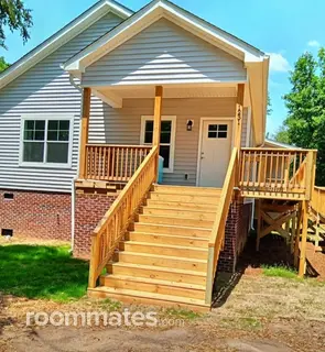 Room for rent in Sanford, NC $300, house