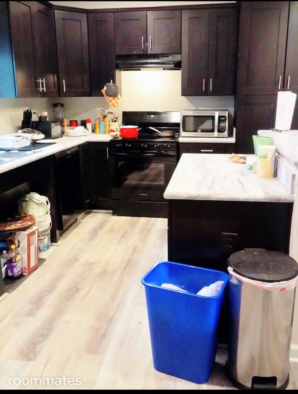 Profile photo 3 of 10