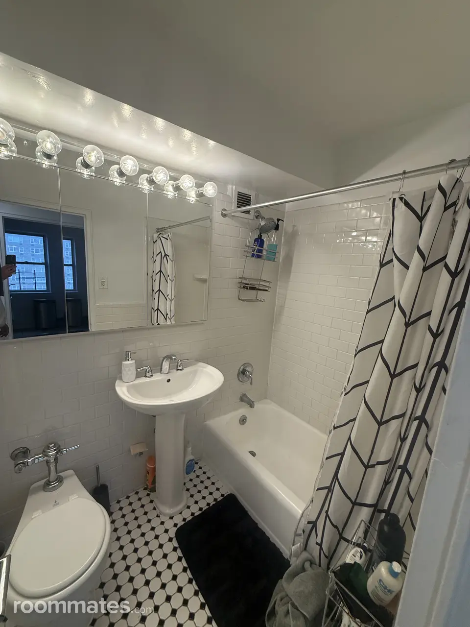 Profile photo 7 of 8