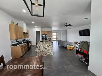 Room for rent in Peoria, AZ $950, house