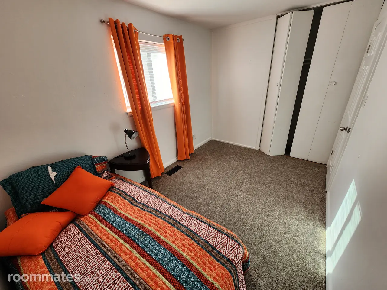 Profile photo 1 of 6