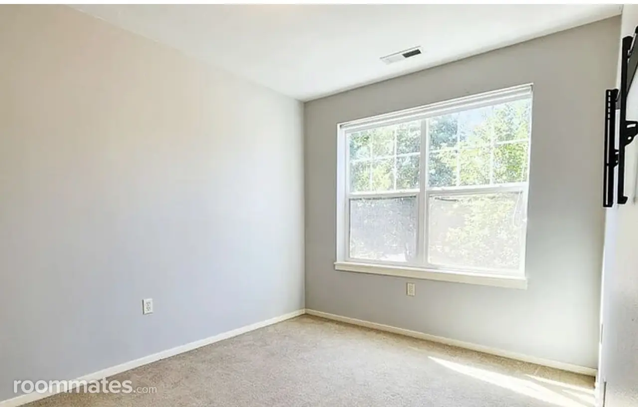 Profile photo 1 of 14