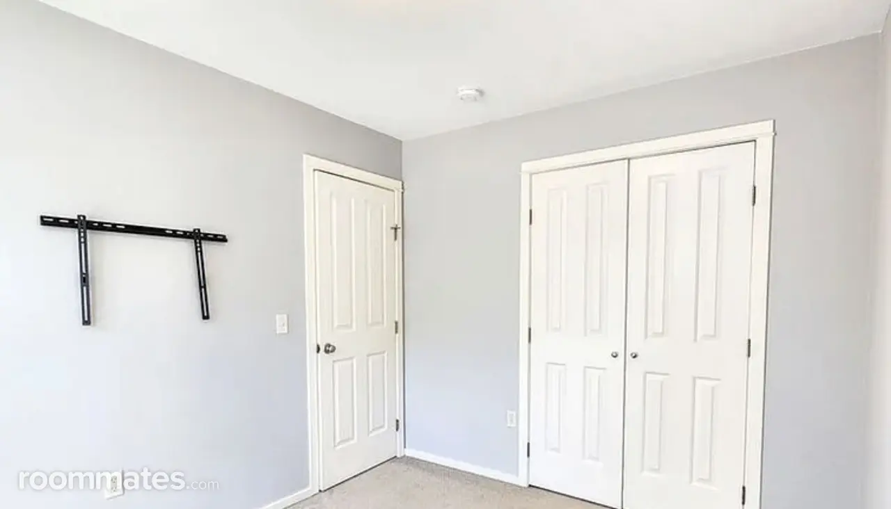 Profile photo 3 of 14