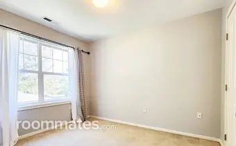 Room for rent in Portland, OR $1625, townhouse