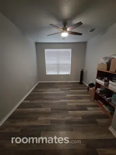 Room for rent in San Antonio, TX $1000, house