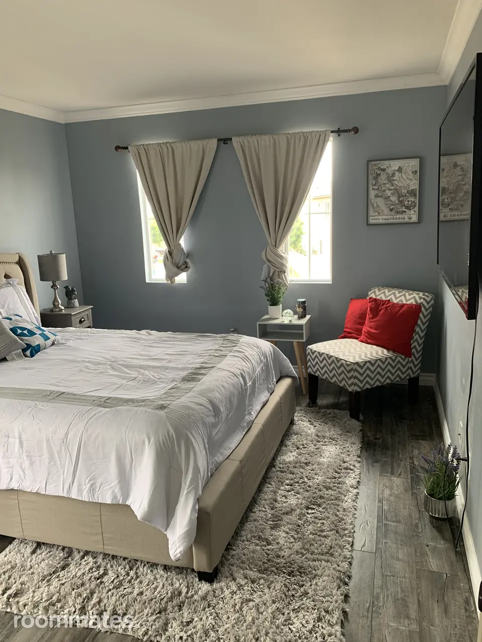 Profile photo 3 of 8