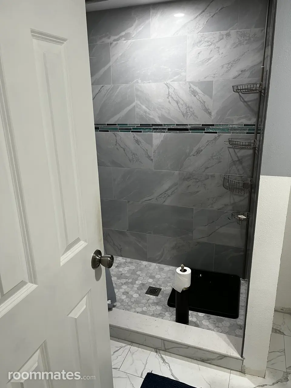 Profile photo 3 of 7