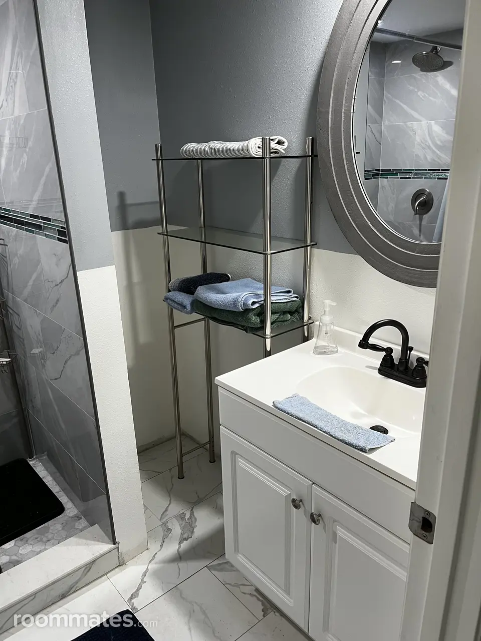 Profile photo 4 of 7