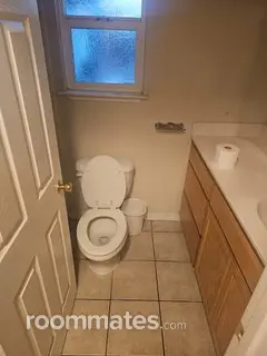 Room for rent in Manteca, CA $1100, house