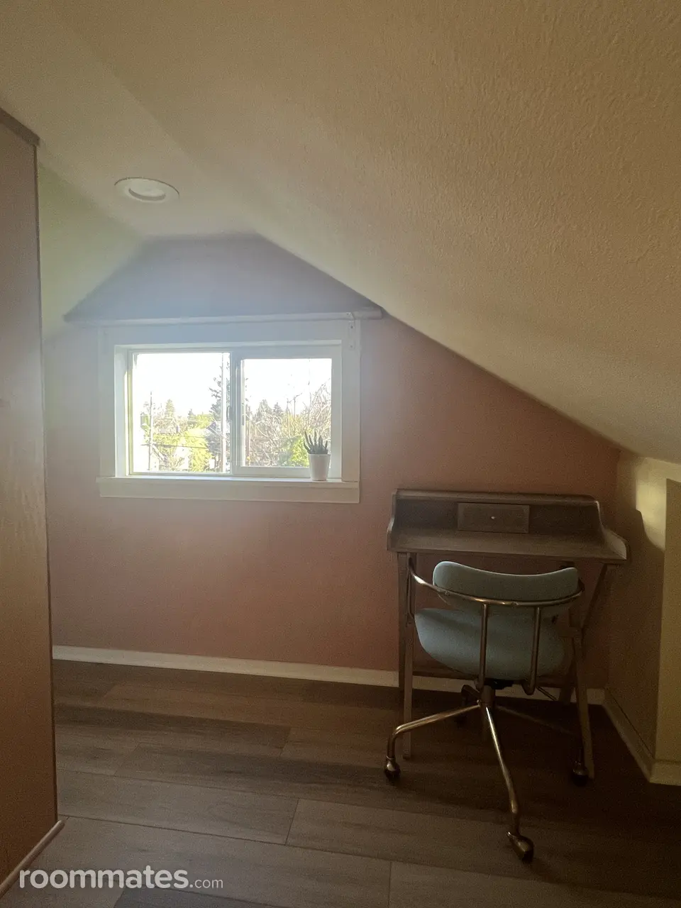 Profile photo 5 of 10