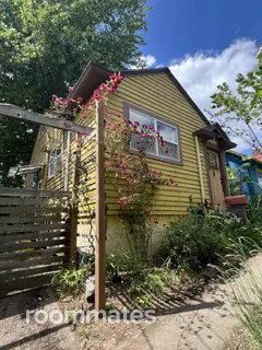Room for rent in Portland, OR $1200, house