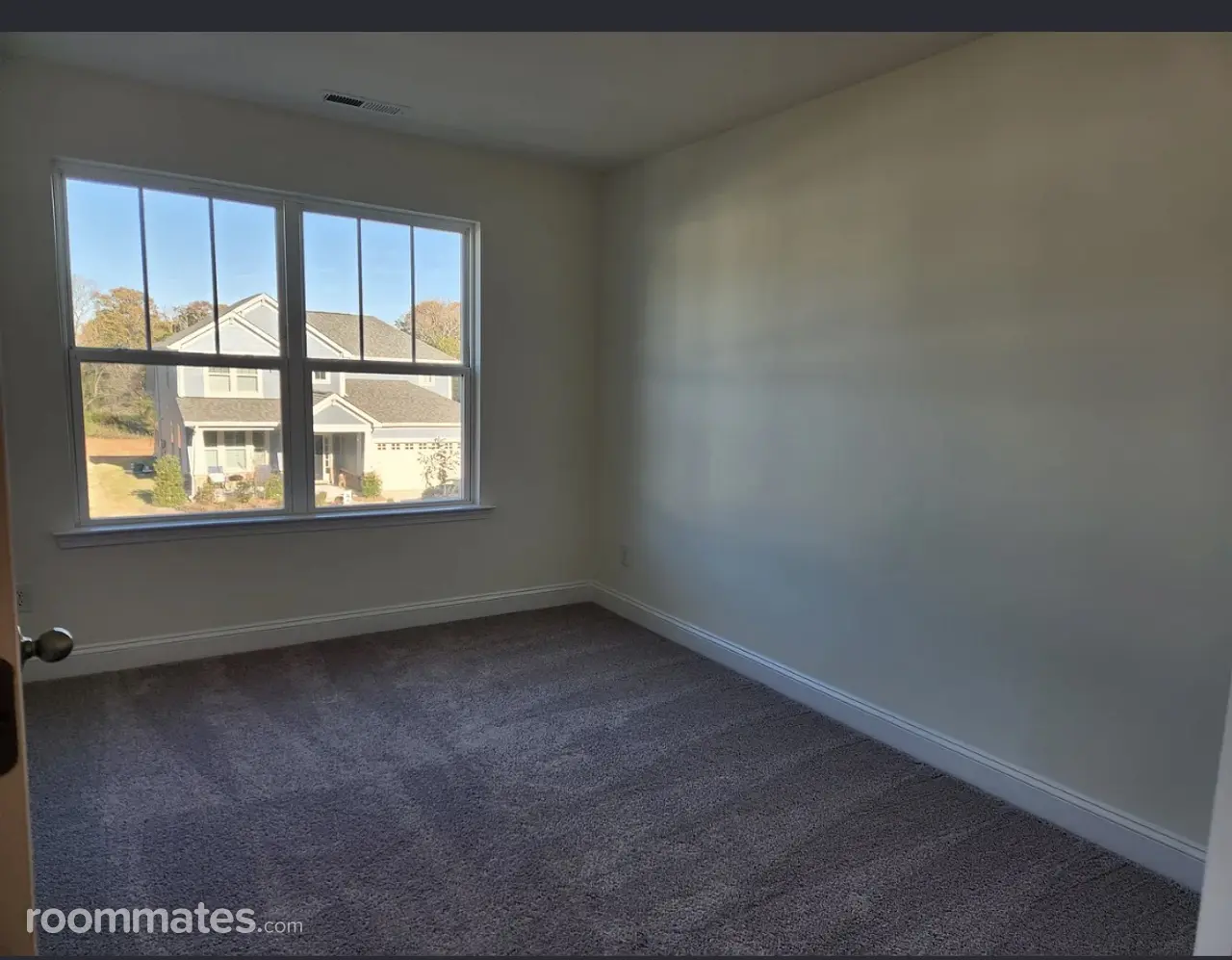 Profile photo 1 of 10