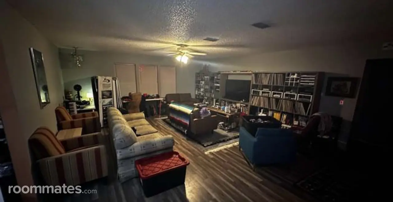 Profile photo 3 of 6