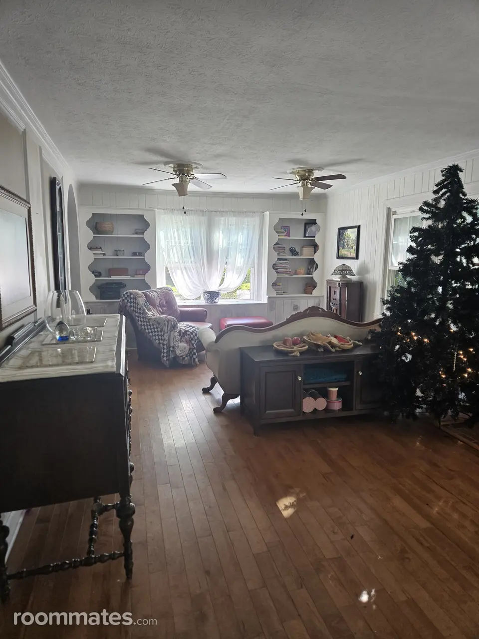 Profile photo 1 of 6