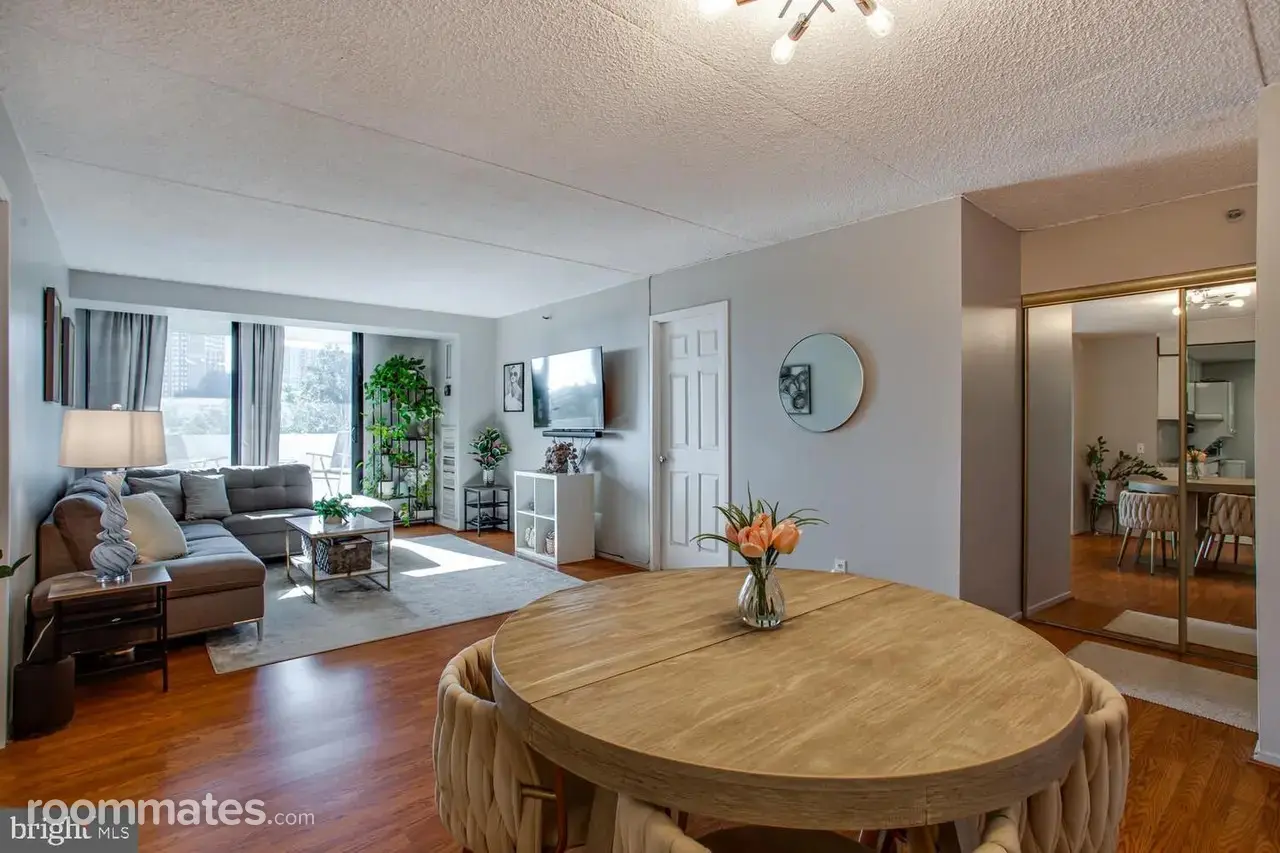 Profile photo 8 of 11