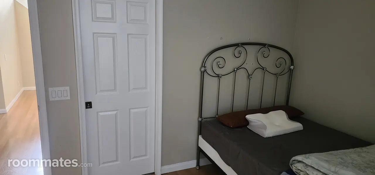 Profile photo 9 of 10